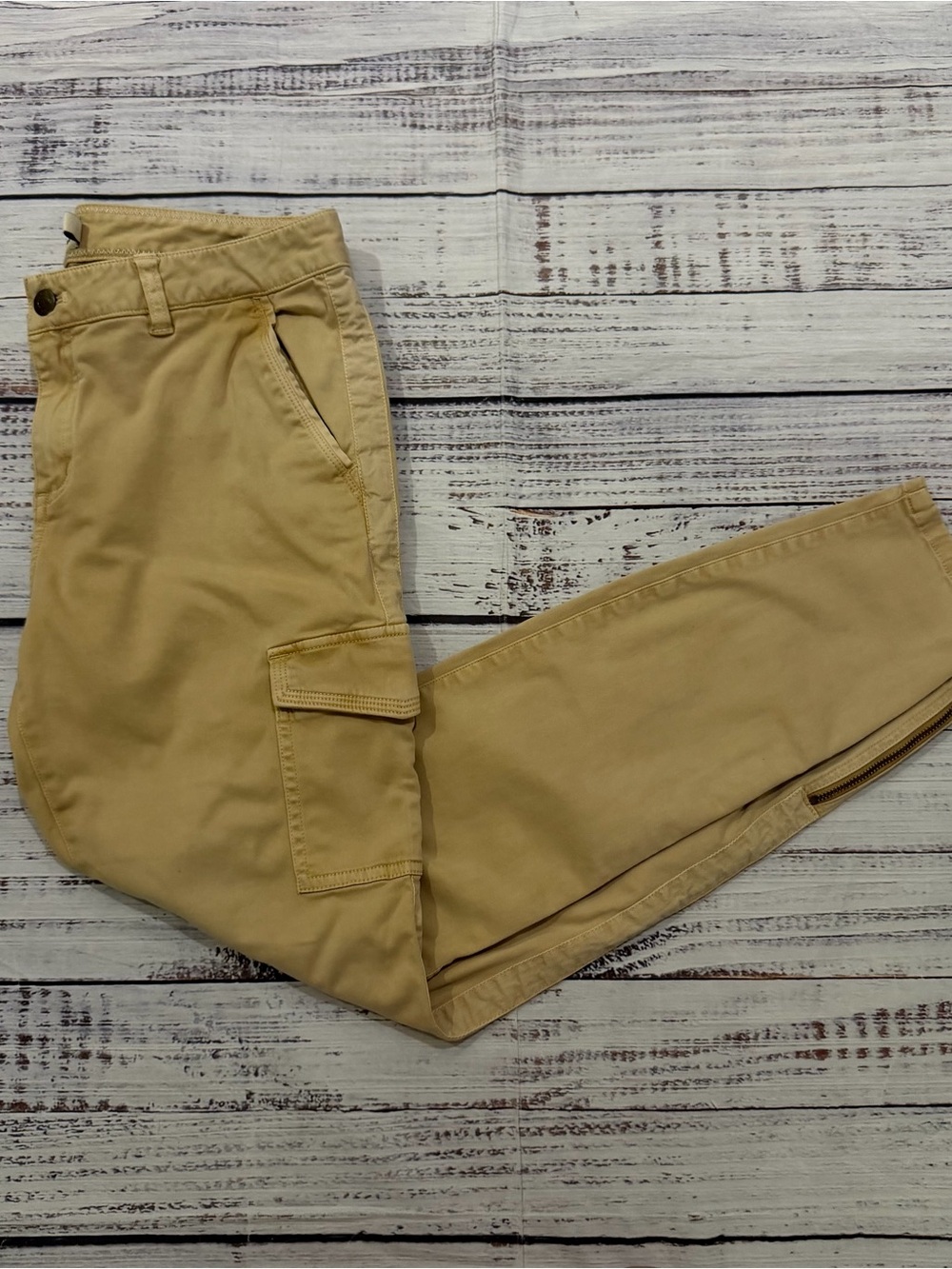 Vineyard vines khaki pants size 6